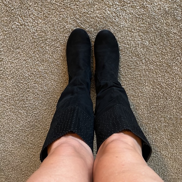 JustFab Slouchy Suede Boots- size 9! - Picture 4 of 4